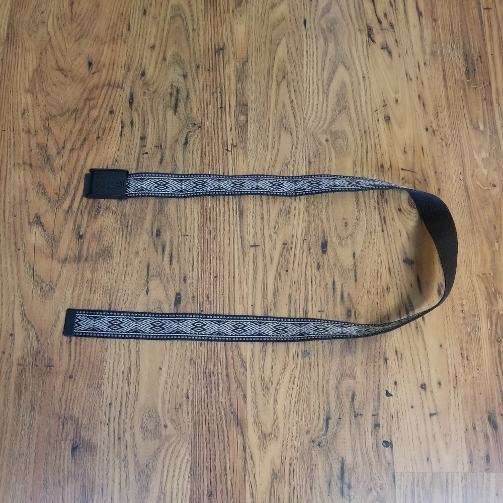 Billabong Rubberized Buckle Patterned Strap Belt
